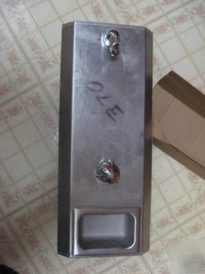 Gym spa outdoor stainless steel corner shower sentinel