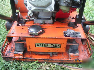 Mikasa mvc-90L vibrating plate compactor mvc 90L