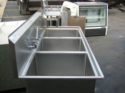 3 compartment sink w/1 faucet/raised drain board 7087