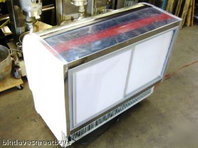 Marc bcr-59 curved glass refrig. bakery display case