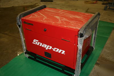 New snapon KRA6200 road chest tool box, ,heavy duty,w/iso